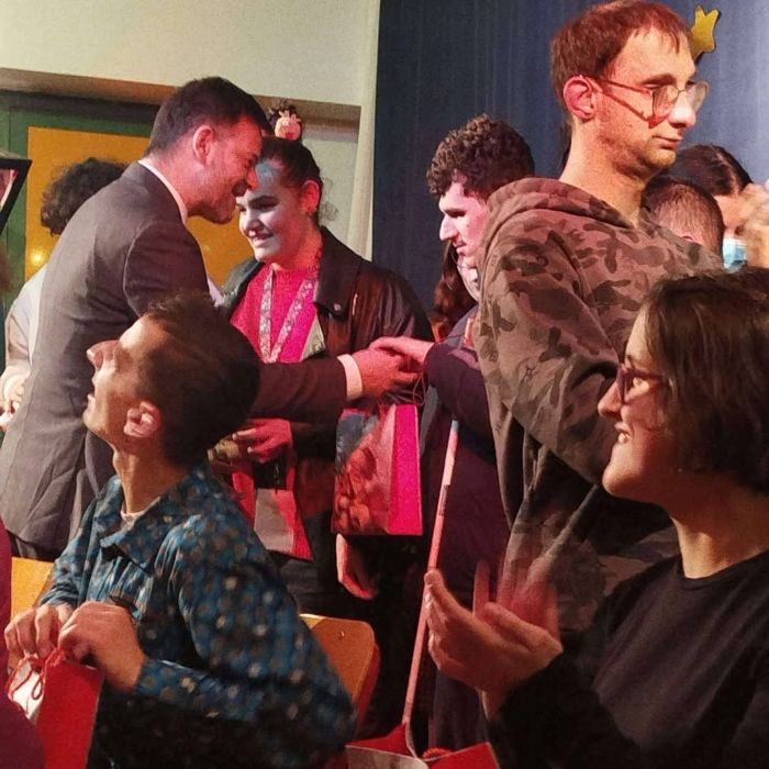 Ιδιαίτερες ευχαριστίες και συγχαρητήρια απευθύνουμε στο εκπαιδευτικό τμήμα του ΚΕΑΤ, για την αφοσίωση, τη στήριξη και την εξαιρετική προετοιμασία της εκδήλωσης,  καθώς και στο 1ο ΚΔΑΠ ΜΕΑ «Μ. Λεωτσάκου». Ο Γενικός Γραμματέας  κ. Κωνσταντίνος Μεγαρίτης συγχαίρει τα παιδιά που έλαβαν μέρος στη γιορτή. 