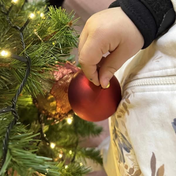 Οι μαθητές μας αποχαιρετούν το 2025 παρασκευάζοντας σοκολατένια γλυκά και εύχονται σε όλους ΕΥΤΥΧΙΣΜΕΝΟ το ΝΕΟ ΕΤΟΣ 2026!