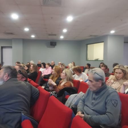 Το ΚΕΑΤ στηρίζει και προωθεί πρωτοβουλίες που ενισχύουν την ενημέρωση και την ισότιμη συμμετοχή όλων στην κοινωνία .
Συγχαρητήρια στους μαθητές και τους καθηγητές για την πολύ καλή παρουσίαση !
