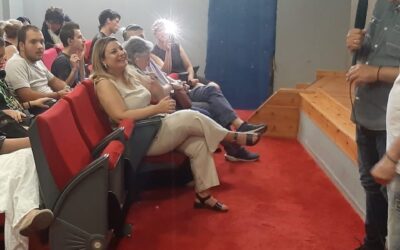 ωφελούμενοι, εργαζόμενοι της Κεντρικής Υπηρεσίας του ΚΕΑΤ και η Διοικήτρια Σοφία Λευκή Χαμονικολάου είχαν την ευκαιρία να παρακολουθήσουν στο Αμφιθέατρο του ΚΕΑΤ το ντοκιμαντέρ «Τα Νυχτολούλουδα»